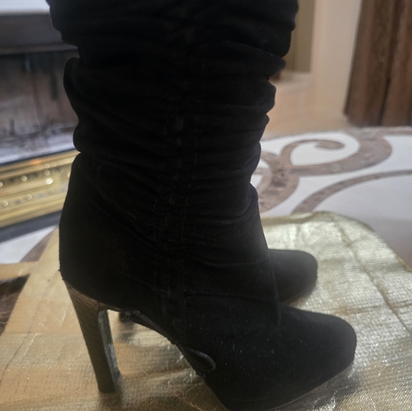 Black Gucci suede boots with side bow. Size 8 - Picture 5 of 5
